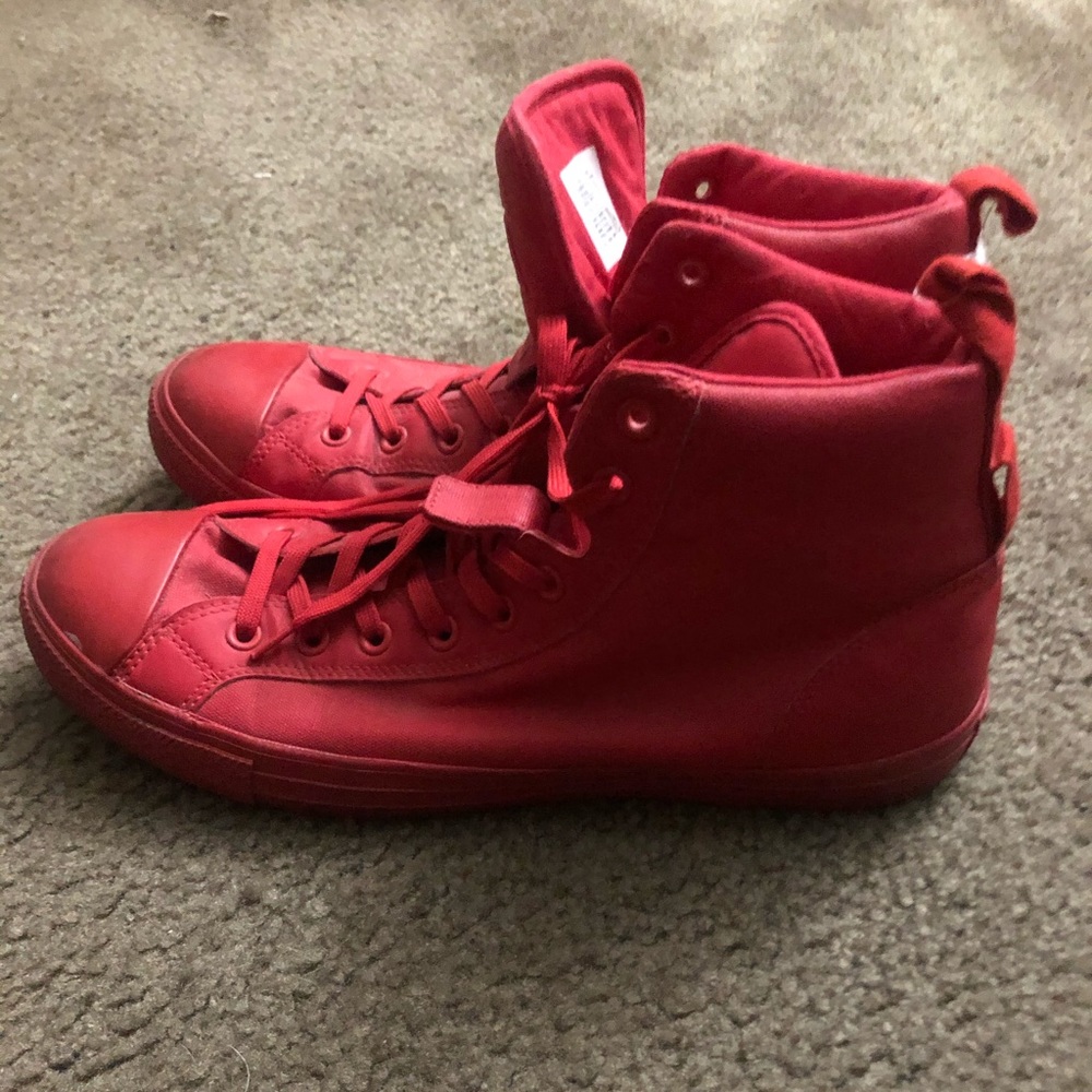 Converse shoe